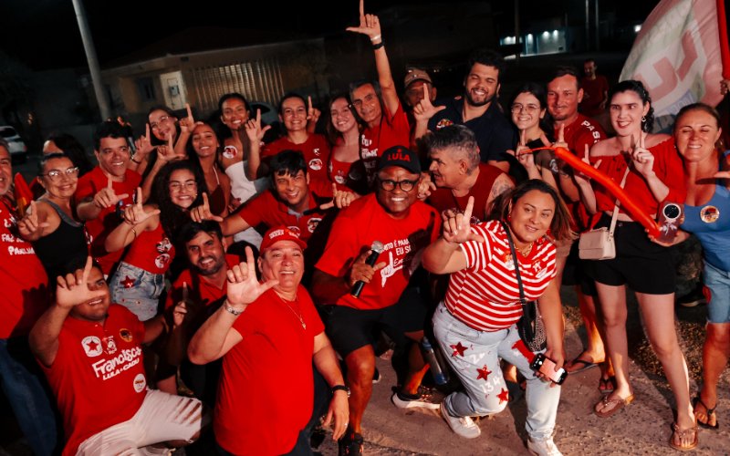 PARELHAS ENCERRA CAMPANHA COM GRANDE CARREATA EM APOIO A FRANCISCO E A ODON